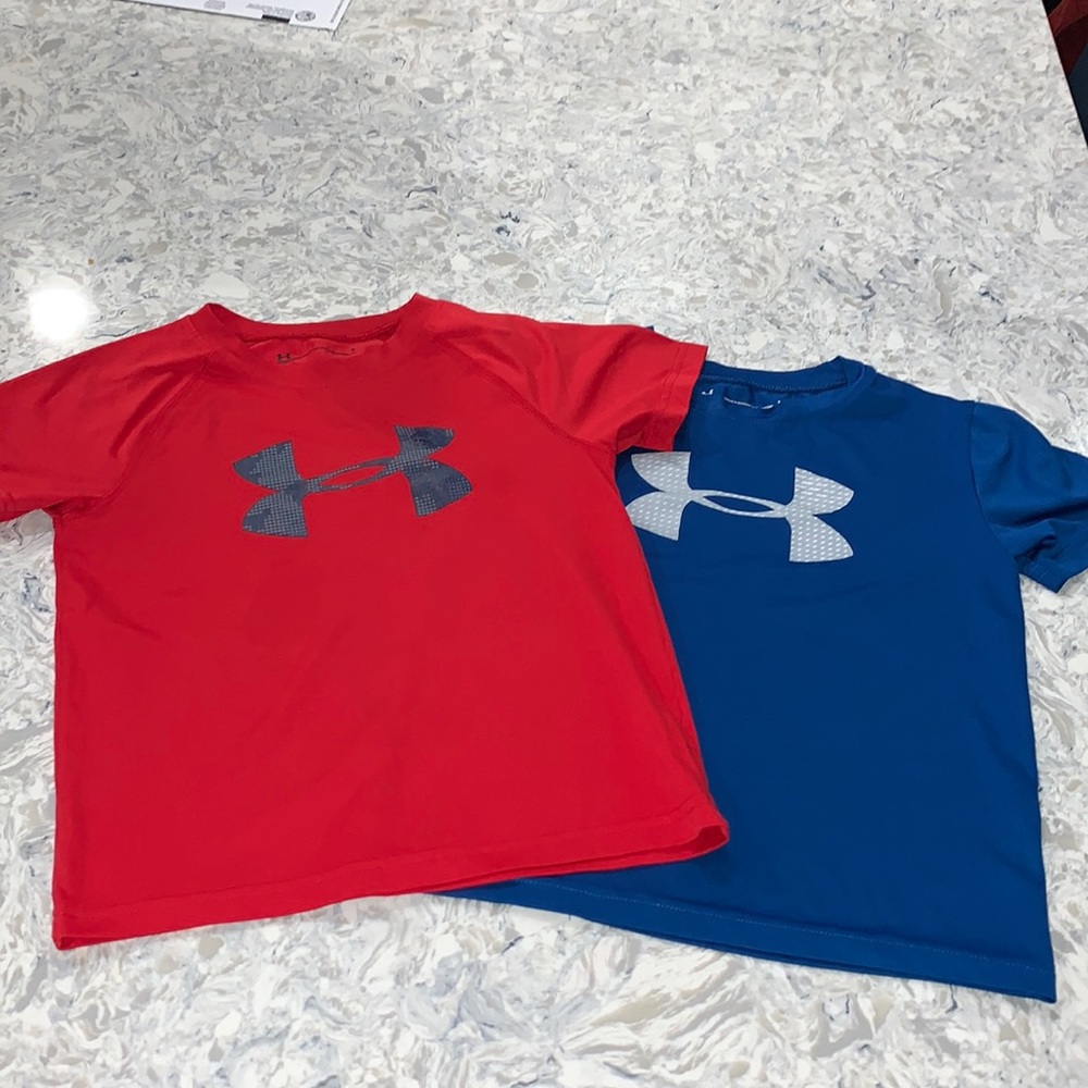 Like new! Lot of 2 boys under armor T-shirts. Size 5